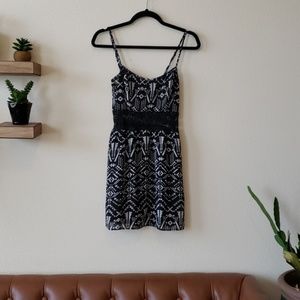 Black and white dress size S